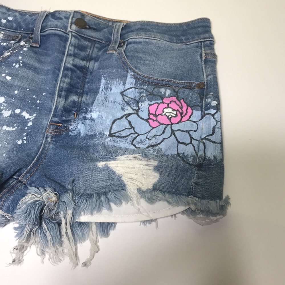 American Eagle Stretch Vintage High Rise Festival Distressed  Denim Shorts  8 - Picture 3 of 10